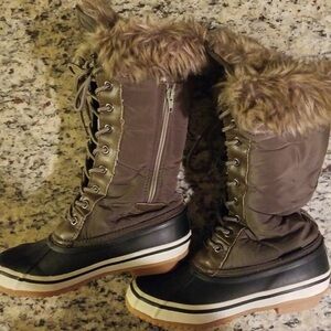NORD TRAIL Emma Women's THINSULATE Isolant SIZE 6 Snow Boots  Faux Fur.